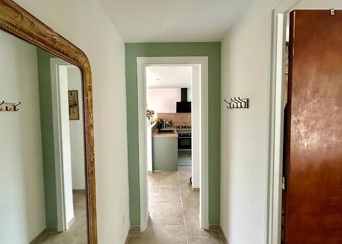 Dom wakacyjny Maison Confort Proche Centre Avec Jardin *